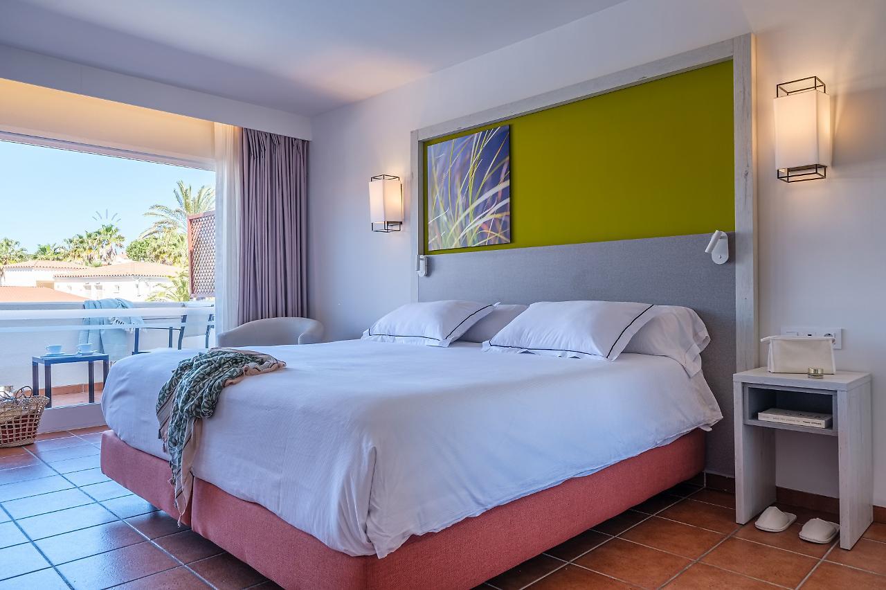 לה פינדה Oassium Hotel At Estival Park מראה חיצוני תמונה