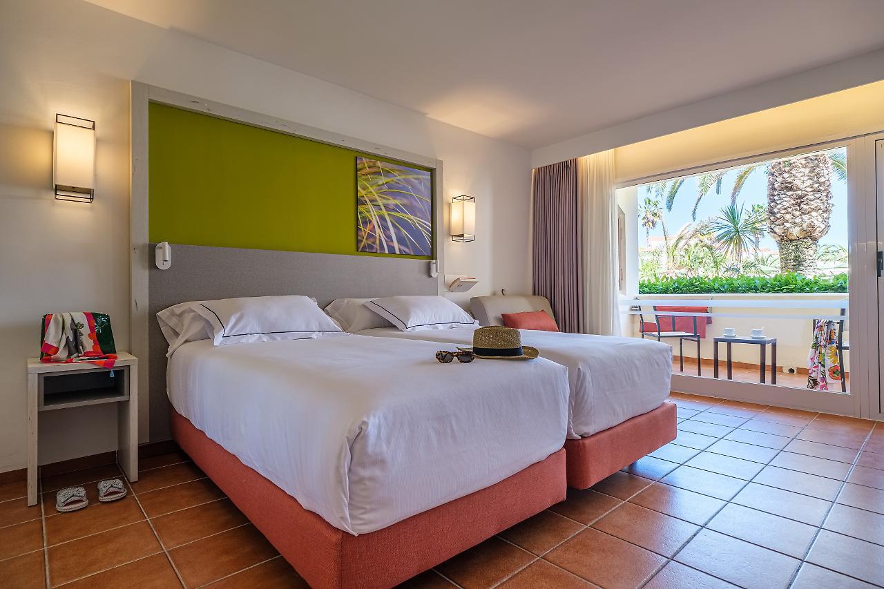 לה פינדה Oassium Hotel At Estival Park מראה חיצוני תמונה