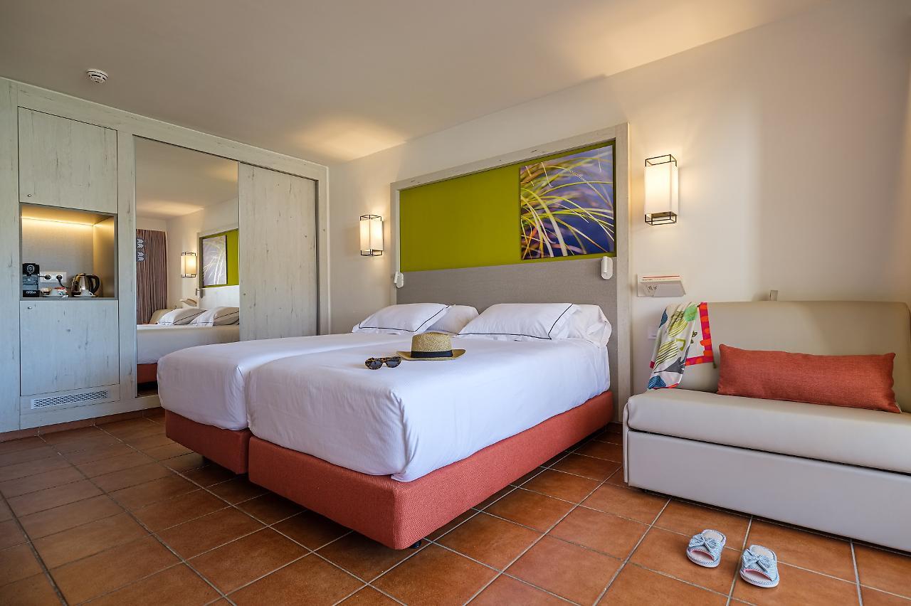 לה פינדה Oassium Hotel At Estival Park מראה חיצוני תמונה