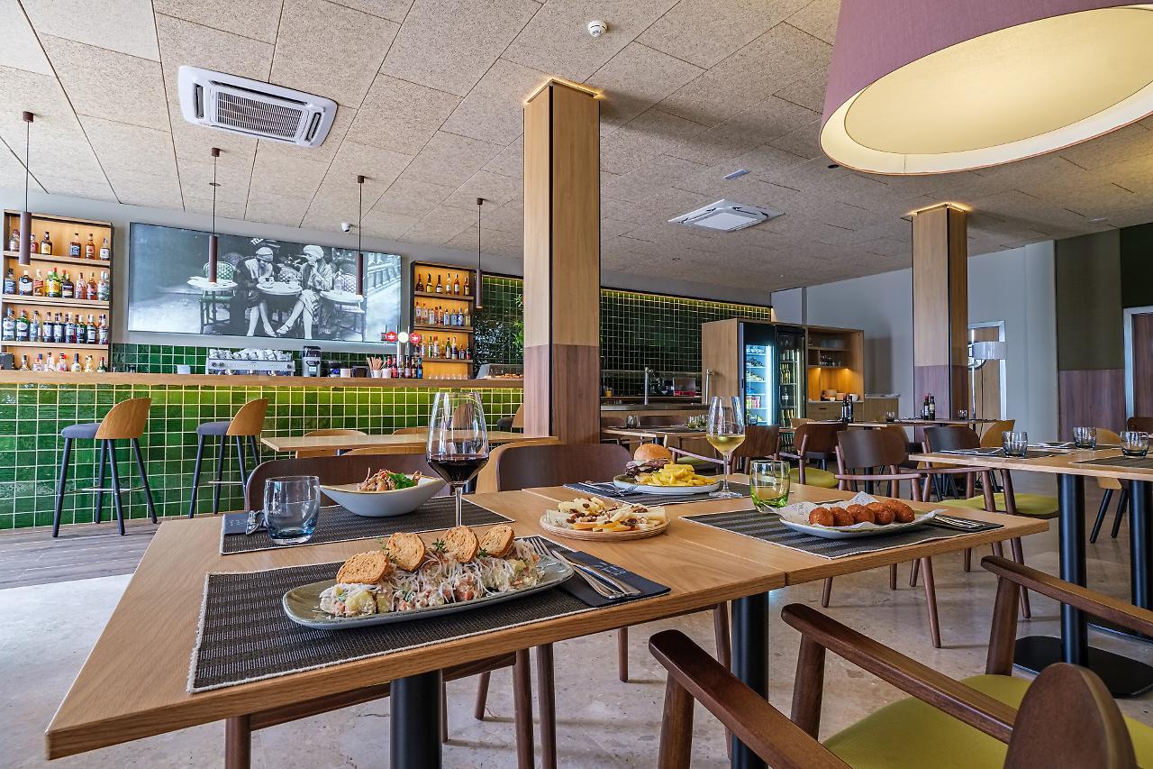 לה פינדה Oassium Hotel At Estival Park מראה חיצוני תמונה
